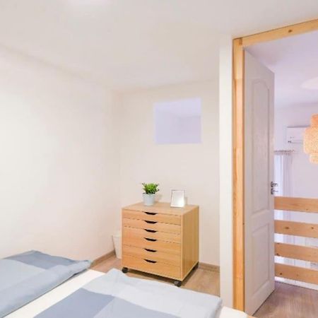 2 Bedroom Flat In Nyar Str., Boutique Budapest Ngoại thất bức ảnh