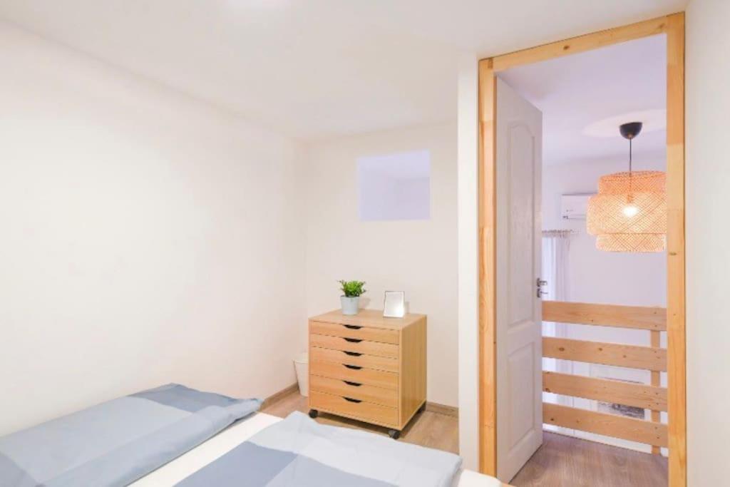 2 Bedroom Flat In Nyar Str., Boutique Budapest Ngoại thất bức ảnh