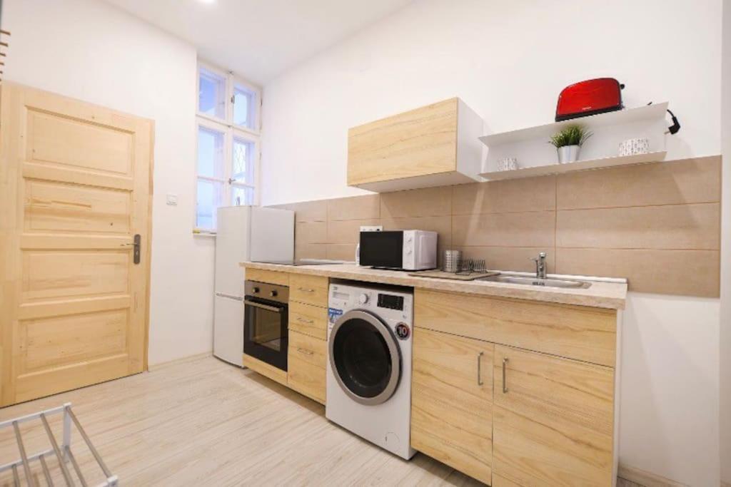 2 Bedroom Flat In Nyar Str., Boutique Budapest Ngoại thất bức ảnh